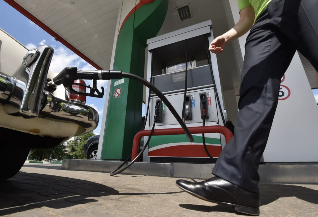 НПЗ не могут нарастить выпуск нефтепродуктов перед снижением демпфера НПЗ не могут нарастить выпуск нефтепродуктов перед снижением демпфера