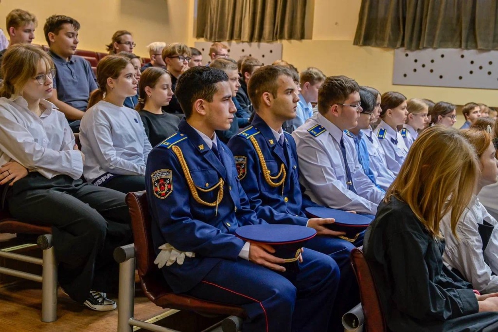 В школах Домодедово прошли уроки Мужества В школах Домодедово прошли уроки Мужества