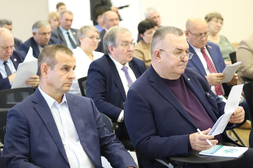 Депутаты Заксобрания Новосибирской области провели выездное заседание по вопросам благоустройства