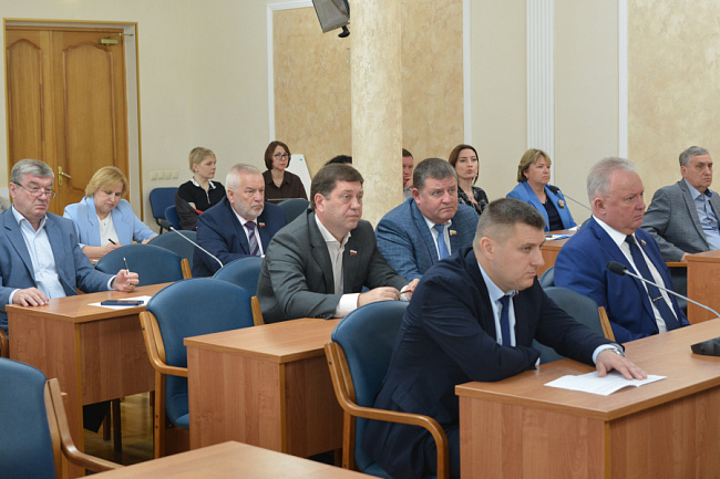 В Воронеже могут расширить соцподдержку детей участников СВО