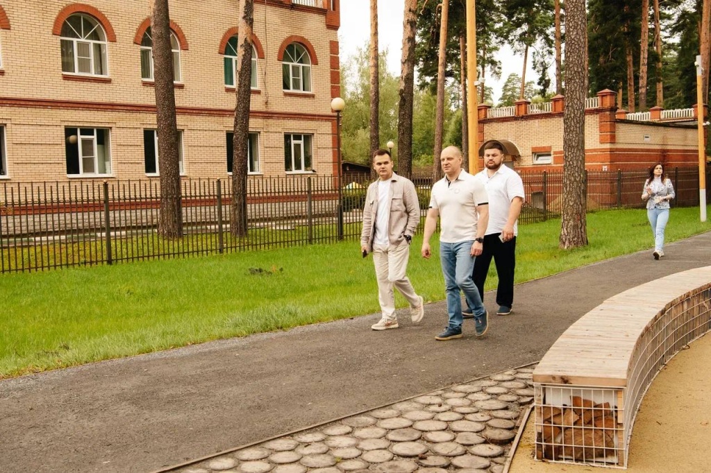 Максим Красноцветов оценил благоустройство лесопарка «Северный» в Пушкино Максим Красноцветов оценил благоустройство лесопарка «Северный» в Пушкино