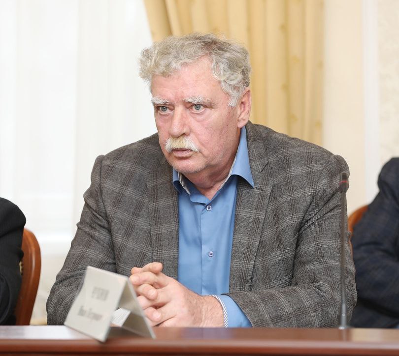 Сергей Петрин поздравил заслуженного работника культуры России Ивана Чухнова с днём рождения Сергей Петрин поздравил заслуженного работника культуры России Ивана Чухнова с днём рождения
