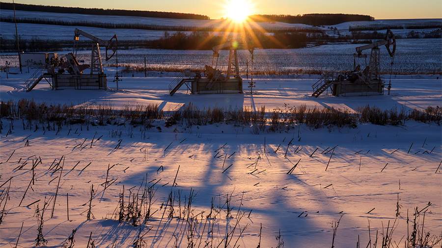 Правительство предложило новую схему расчета цен на нефть для налогов Правительство предложило новую схему расчета цен на нефть для налогов