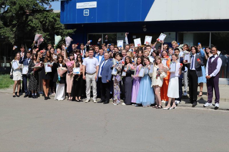 Выпускников — отличников учёбы чествовали в Иркутском районе