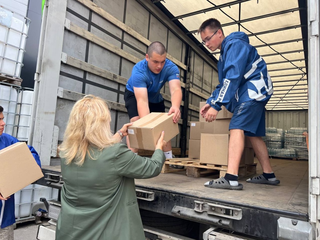 Волонтеры подмосковного Пушкинского отправили гуманитарную помощь в Курск