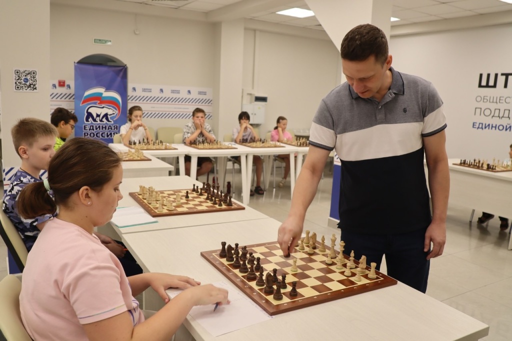 Международный день шахмат в Саранске отметили сеансом одновременной игры