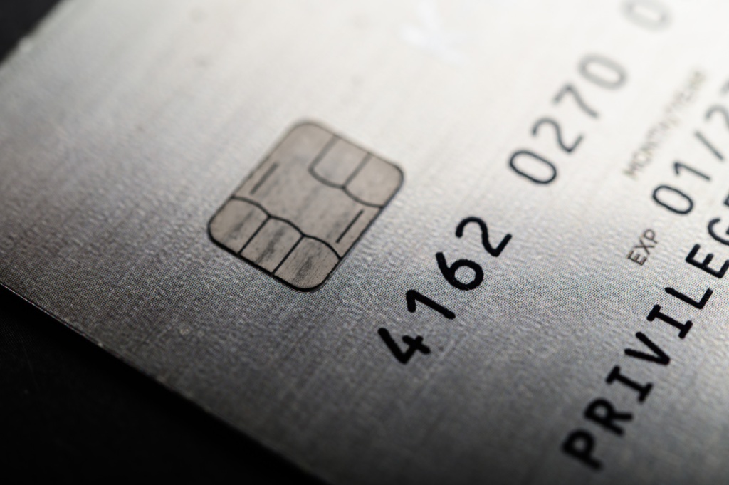 Сложности с Visa и Mastercard: что происходит при онлайн‑оплате и как обезопасить расчёты
