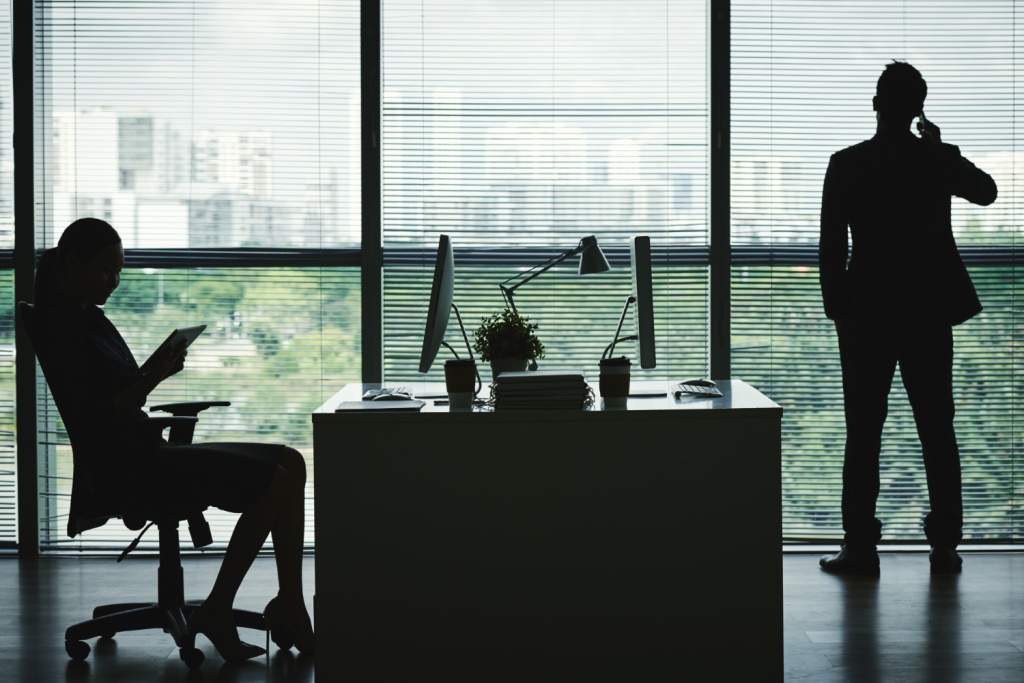 В России стали больше платить менеджерам среднего и высшего звена