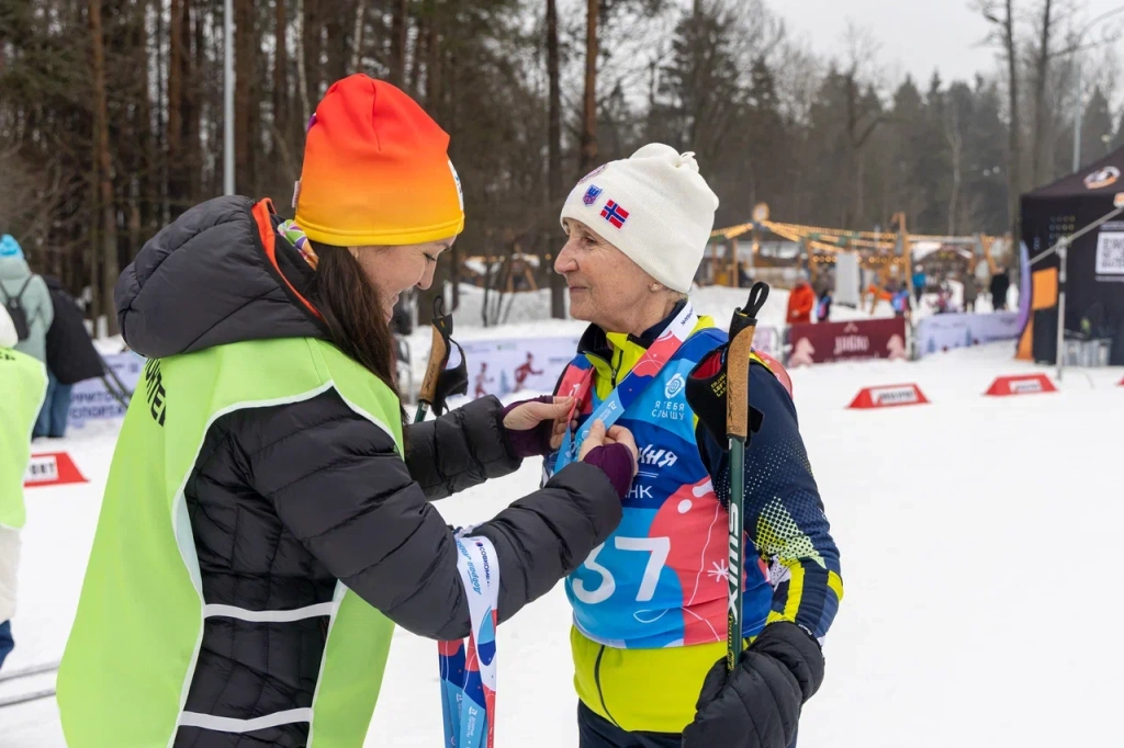 Впервые в России: лыжная гонка в Одинцово стала доступной для глухих и слабослышащих участников благодаря переводу на русский жестовый язык