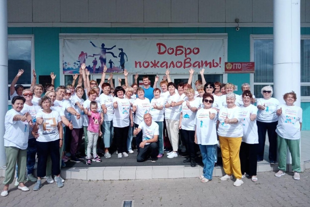 В Волоколамске провели зарядку на свежем воздухе для участников губернаторского проекта «Активное долголетие»