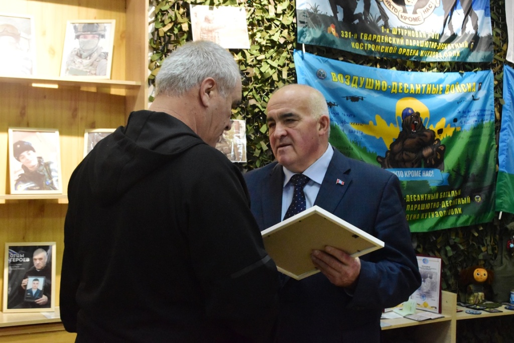 Губернатор Сергей Ситников лично поблагодарил волонтёров «Армии тыла памяти Эдуарда Реунова» за масштабную помощь российским военным