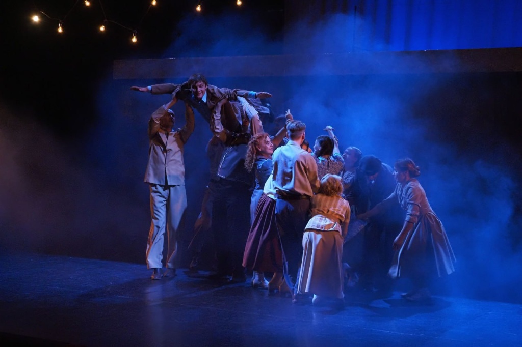 В день рождения героя Советского Союза Михаила Петровича Девятаева, в Мордовском национальном драматическом театре состоялся спектакль «Побег из ада»