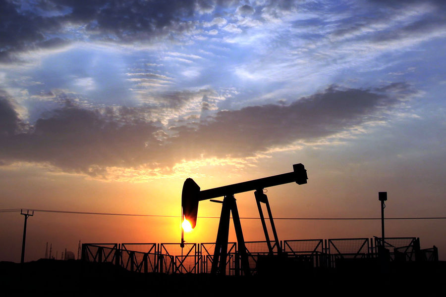 Минфин обсуждает изменение формулы сбора налогов с нефтяников Минфин обсуждает изменение формулы сбора налогов с нефтяников