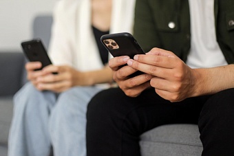 Пользователи iPhone могут использовать  ГигаЧат от Сбера