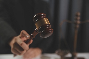 В Ульяновске будут судить восемь участников преступной группировки за хищение у страховых компаний свыше 3,2 миллиона рублей