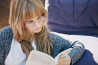Книжный сквер у Некрасова: в Оренбурге открыли пространство для чтения, отдыха и творчества