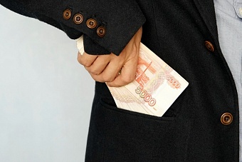 В Свердловской области бывшего старшего уполномоченного отделения по борьбе с коррупцией осудили за взятку