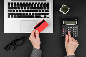 Средний лимит по выданным кредитным картам в феврале снизился на 12,9%