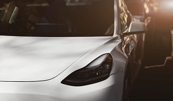 Tesla интегрирует Starlink в роботакси